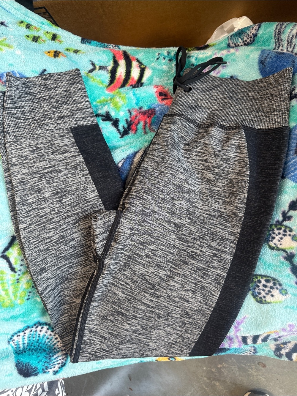 PINK Victoria's Secret Gray Heather Leggings with Black Side Panels